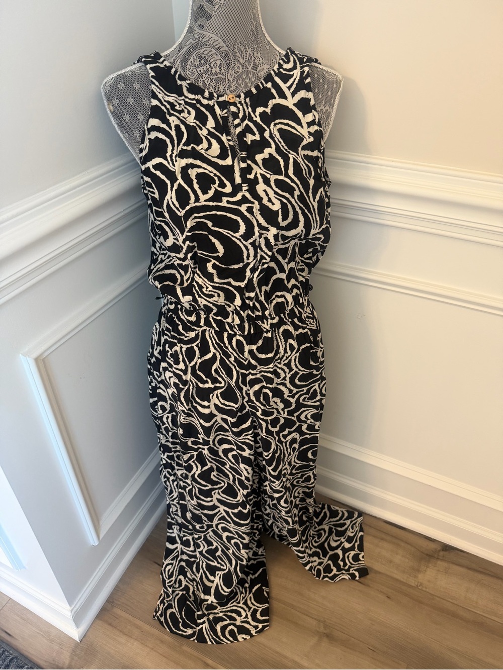 Loft Women’s Black Print Sleeveless Jumpsuit Size M - Picture 2 of 6